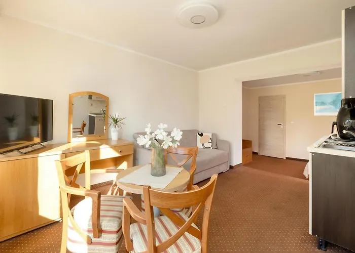 Near The Beach, * レバル