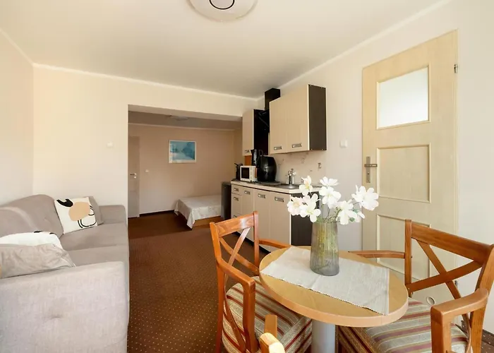 Near The Beach, * レバル