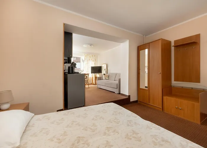 Near The Beach, アパート レバル