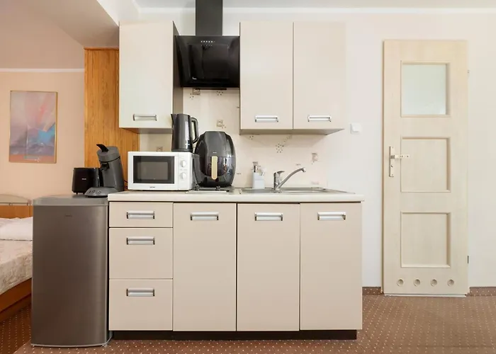 Near The Beach, * レバル