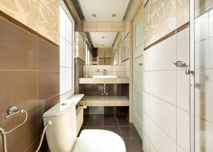 Near The Beach, アパート レバル