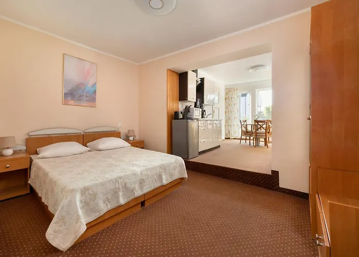 Near The Beach, レバル